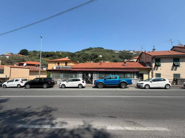intera palazzina in vendita a Lerici