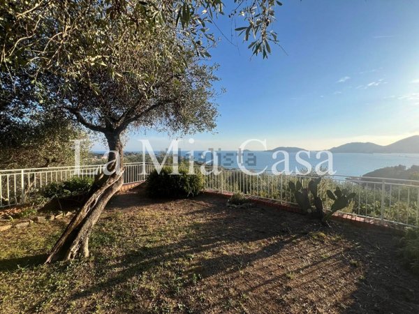 appartamento in vendita a Lerici in zona Pugliola