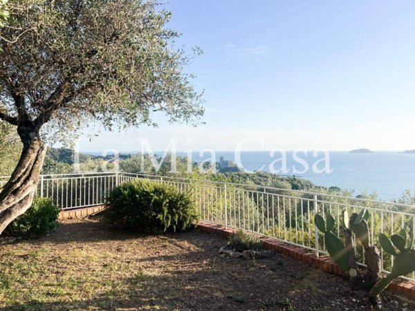 appartamento in vendita a Lerici in zona Pugliola