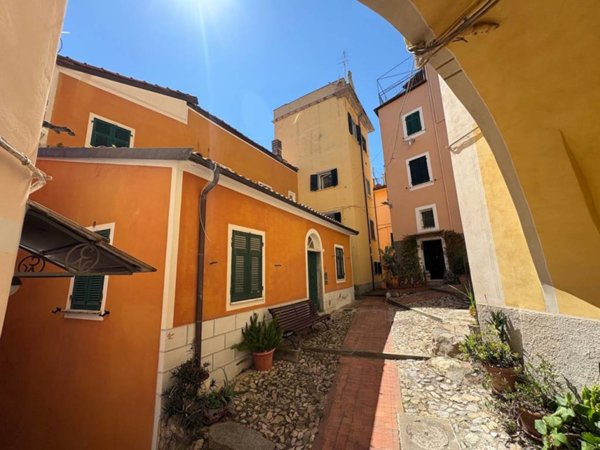 casa indipendente in vendita a Lerici in zona Pugliola