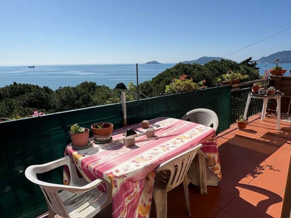 appartamento in vendita a Lerici in zona Muggiano