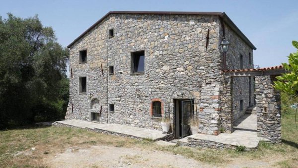 casa indipendente in vendita a Lerici in zona Pugliola