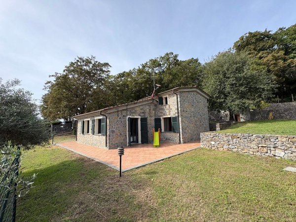 casa indipendente in vendita a Lerici in zona Tellaro