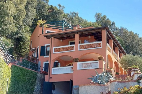 casa indipendente in vendita a Lerici in zona La Serra