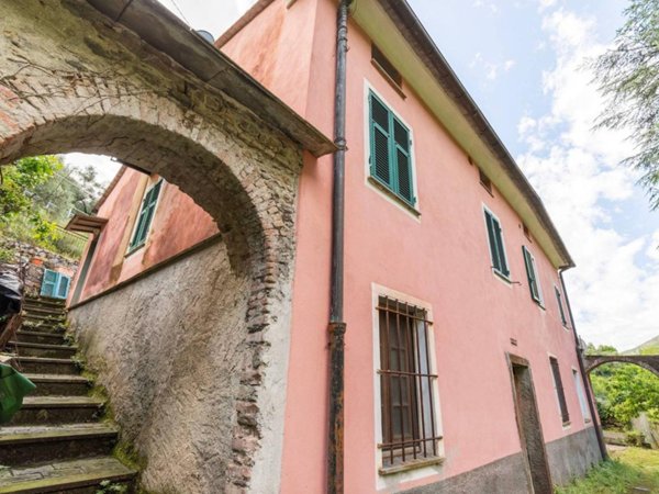 casa indipendente in vendita a Levanto in zona Montale