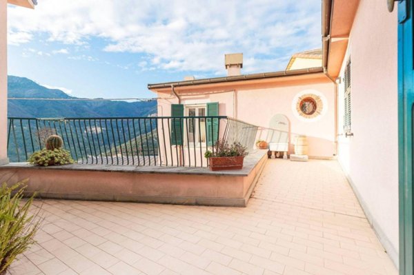 casa indipendente in vendita a Levanto in zona Montale