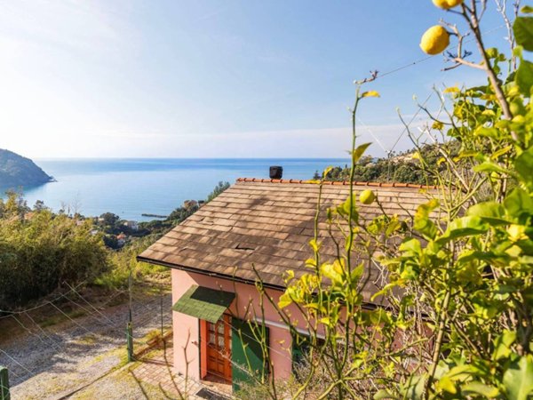 casa indipendente in vendita a Levanto