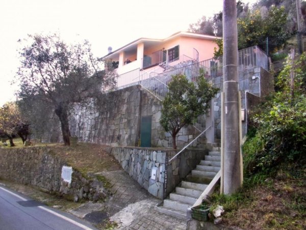 casa indipendente in vendita a Levanto