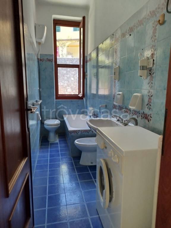 appartamento in vendita a Levanto in zona Montale