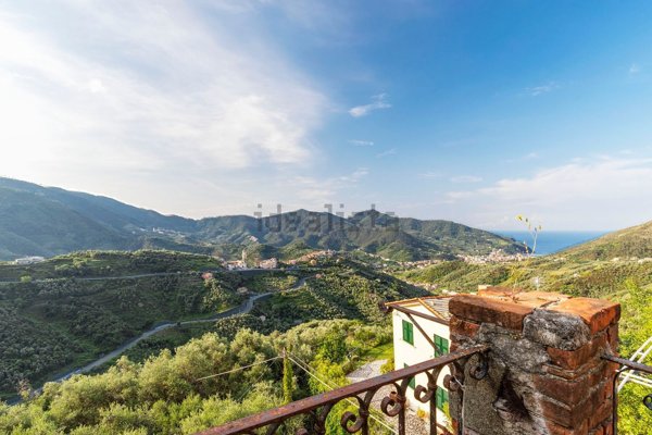 casa indipendente in vendita a Levanto
