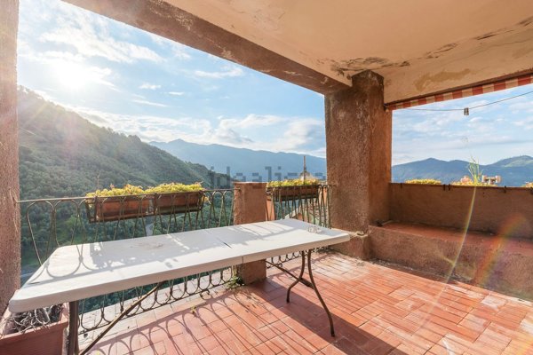 appartamento in vendita a Levanto in zona Lavaggiorosso