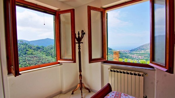 appartamento in vendita a Levanto in zona Pastine