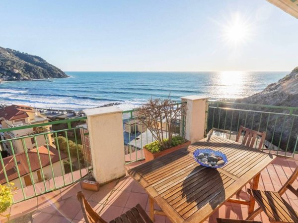 appartamento in vendita a Levanto in zona Mesco