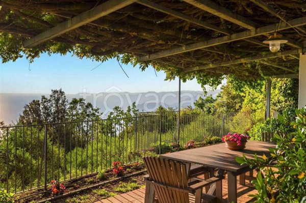 casa indipendente in vendita a Levanto in zona Mesco