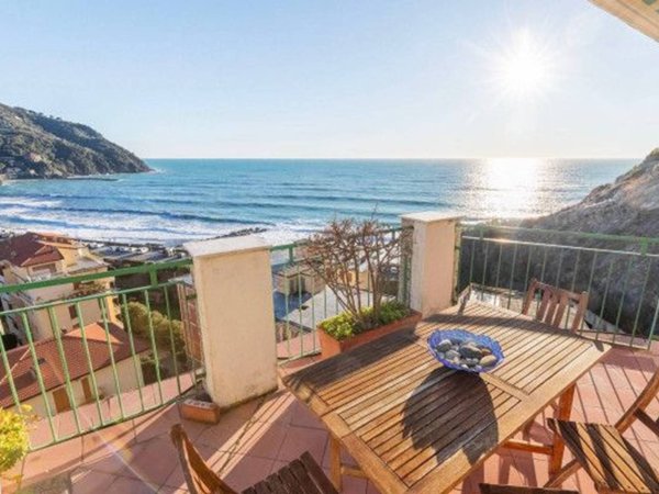 appartamento in vendita a Levanto in zona Mesco