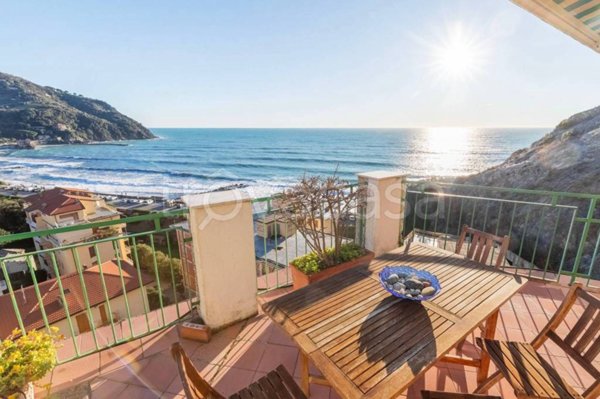 appartamento in vendita a Levanto in zona Mesco