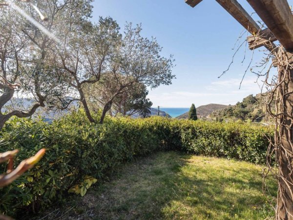 casa indipendente in vendita a Levanto in zona Dosso