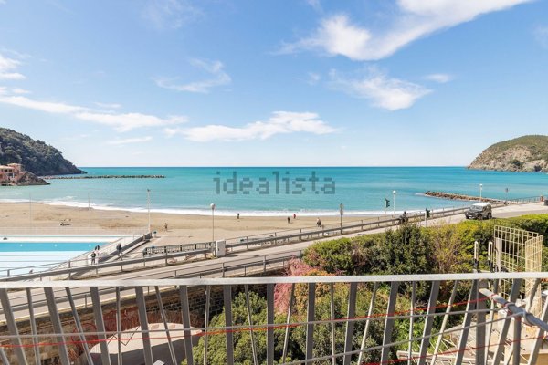appartamento in vendita a Levanto in zona Mesco