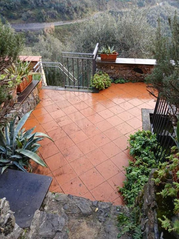 casa semindipendente in vendita a Levanto in zona Lavaggiorosso