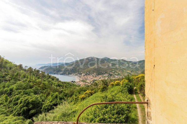 casa indipendente in vendita a Levanto in zona Mesco