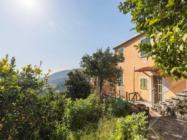 casa indipendente in vendita a Levanto in zona Pastine