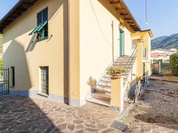 appartamento in vendita a Levanto in zona Legnaro