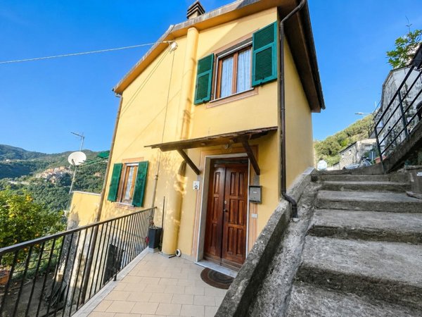 casa indipendente in vendita a Levanto in zona Pastine