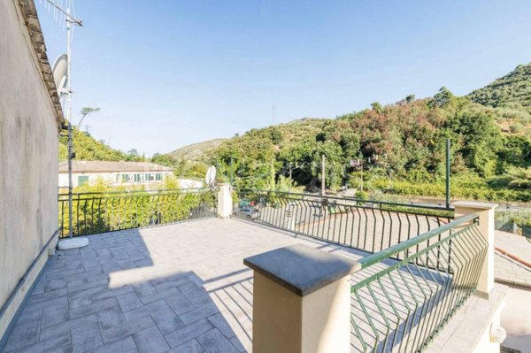 appartamento in vendita a Levanto in zona Legnaro