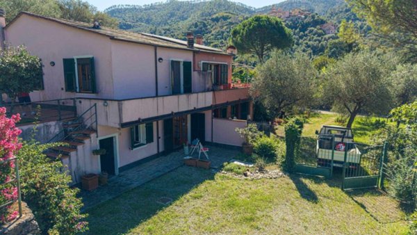 casa indipendente in vendita a Levanto in zona Fontona