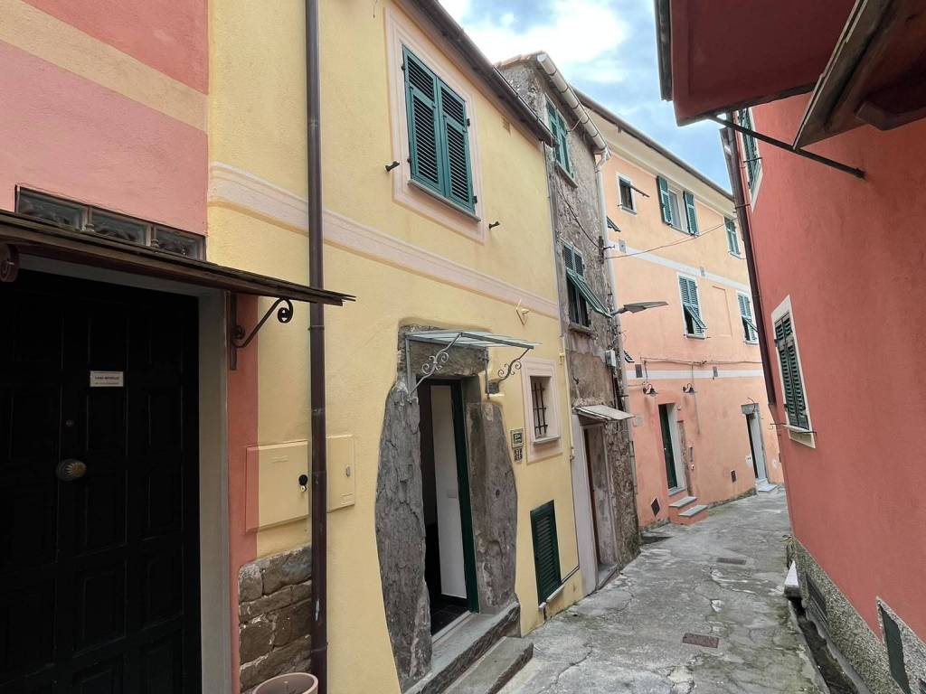 casa indipendente in vendita a Levanto in zona Chiesanuova