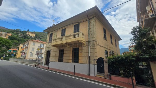 appartamento in vendita a Levanto in zona Mesco