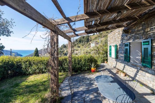 casa indipendente in vendita a Levanto in zona Dosso