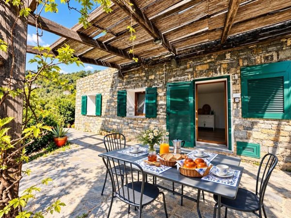 casa indipendente in vendita a Levanto in zona Dosso