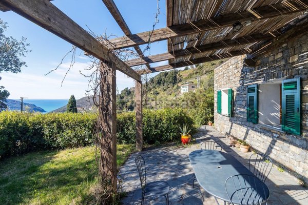 casa indipendente in vendita a Levanto in zona Dosso
