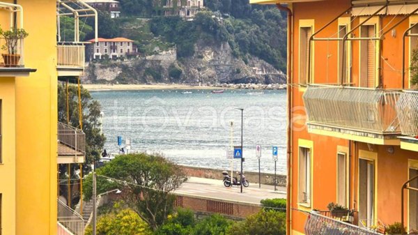 appartamento in vendita a Levanto in zona Mesco