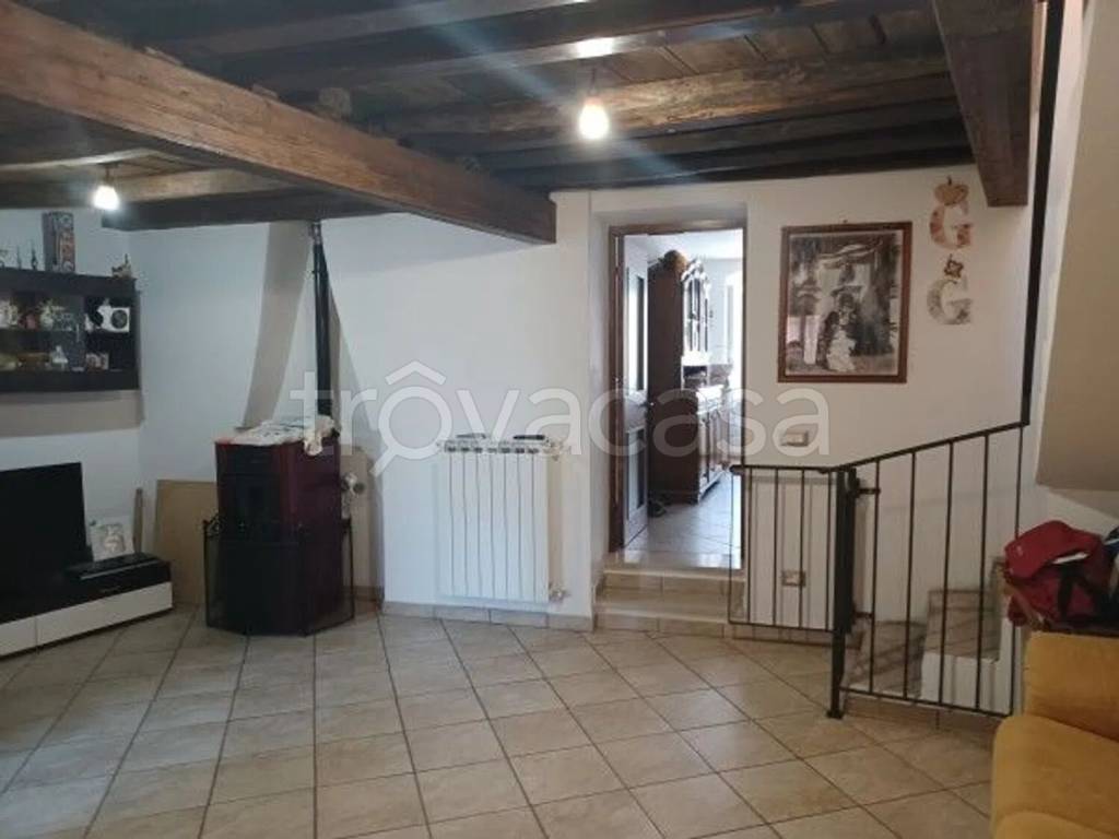 appartamento in vendita a Maissana in zona Torza