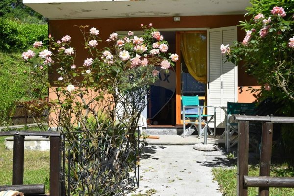 appartamento in vendita a Maissana in zona Tavarone