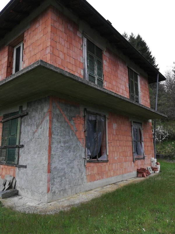 casa indipendente in vendita a Maissana