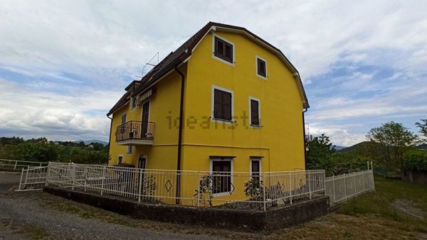 appartamento in vendita a Maissana in zona Tavarone