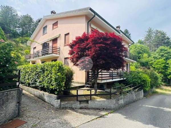 appartamento in vendita a Maissana in zona Tavarone