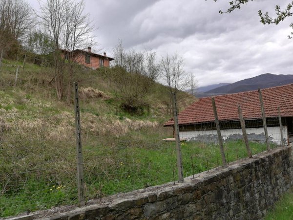 casa indipendente in vendita a Maissana