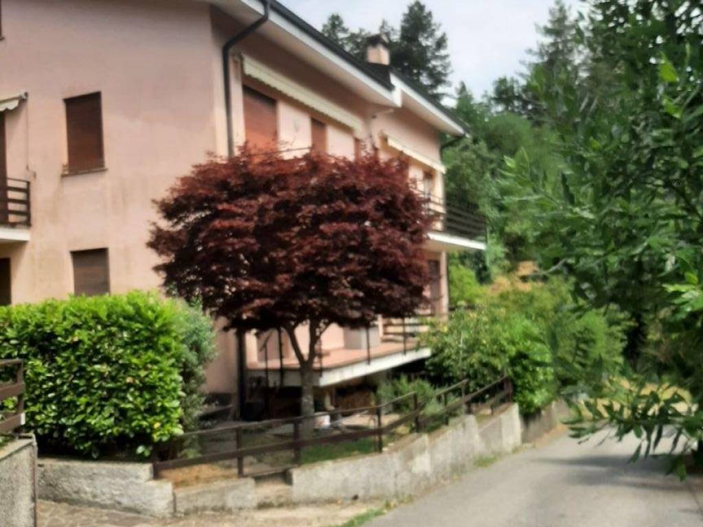appartamento in vendita a Maissana in zona Tavarone