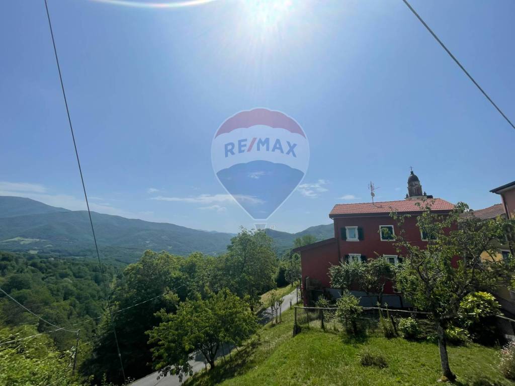 appartamento in vendita a Maissana in zona Salterana