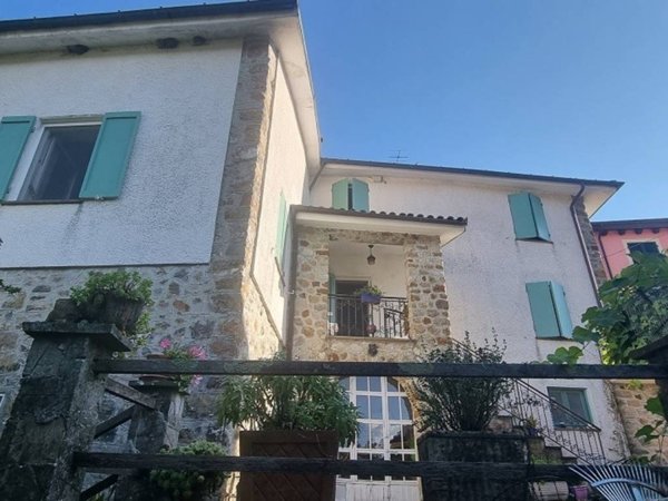 casa indipendente in vendita a Maissana