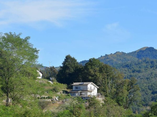 casa indipendente in vendita a Maissana