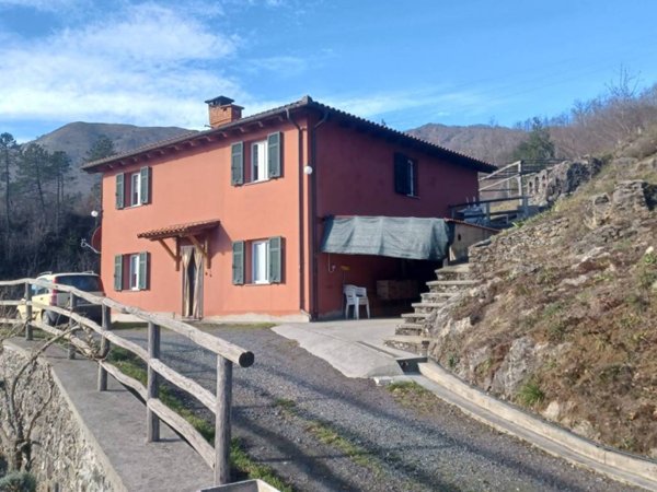 casa indipendente in vendita a Maissana