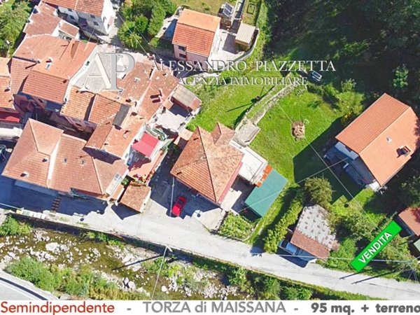 casa indipendente in vendita a Maissana in zona Torza