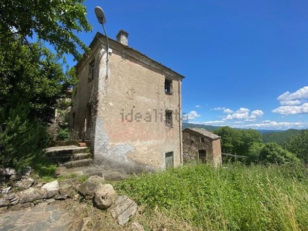 casale in vendita a Maissana in zona Campore