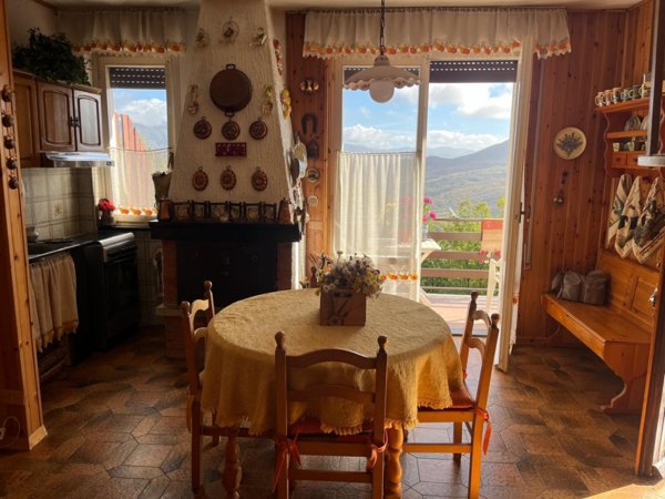 appartamento in vendita a Maissana in zona Tavarone