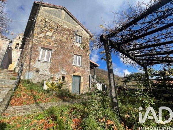 casa indipendente in vendita a Maissana in zona Ossegna